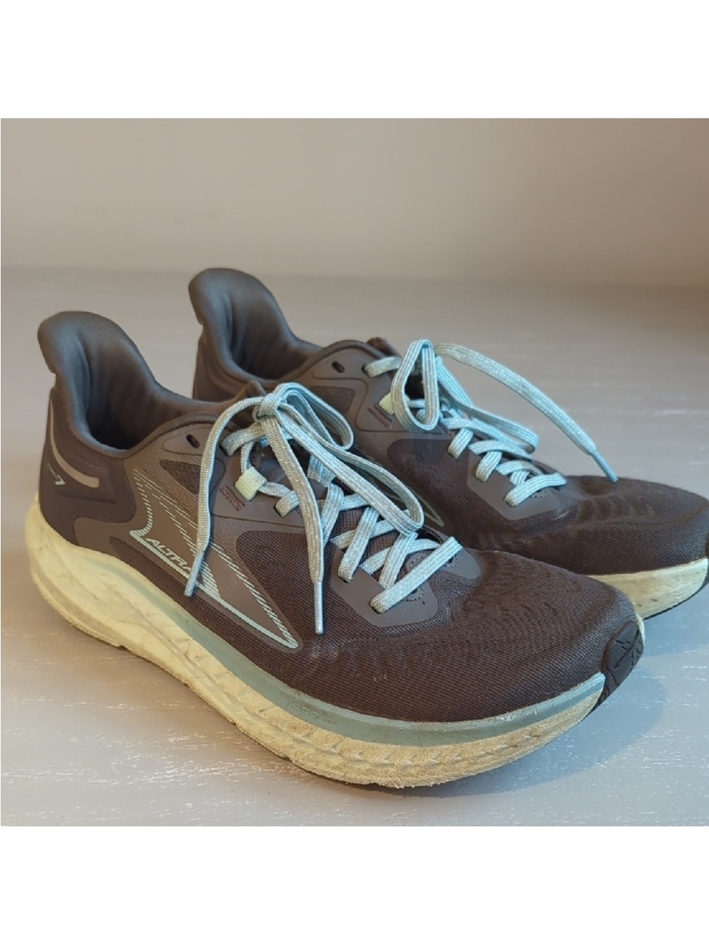 Woman’s Altra Torin 7 Running Sneakers - Gray with Light Blue Accents